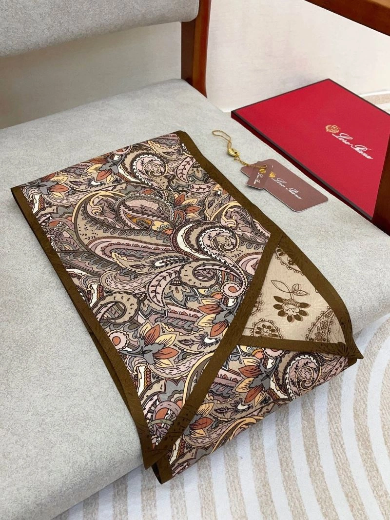 Colorful LORO PIANA 272040