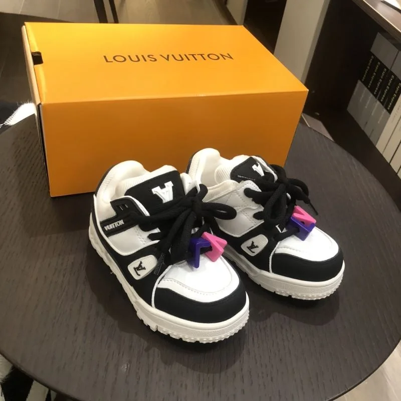 Effortless LOUIS VUITTON SHOES 29519