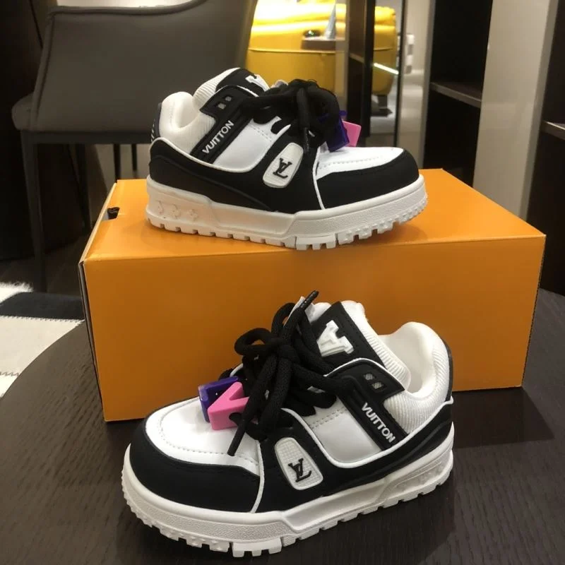 Effortless LOUIS VUITTON SHOES 29519