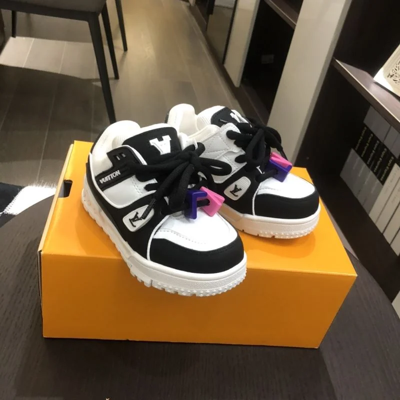 Effortless LOUIS VUITTON SHOES 29519