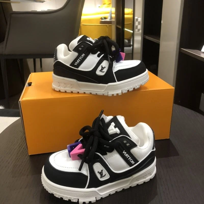 Effortless LOUIS VUITTON SHOES 29519