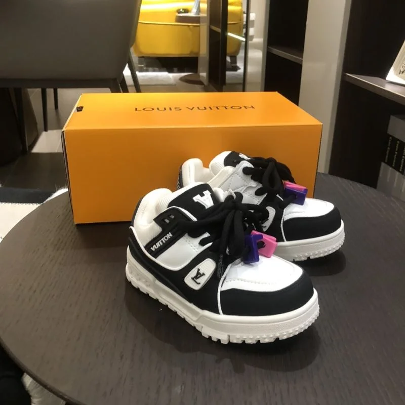 Effortless LOUIS VUITTON SHOES 29519