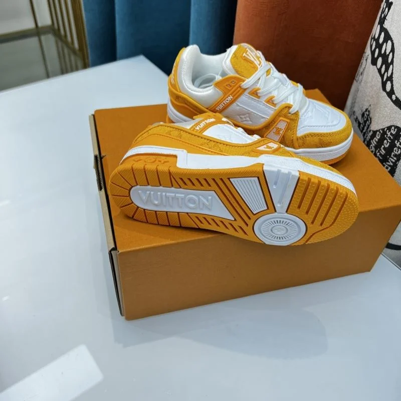 Functional LOUIS VUITTON SHOES 29502