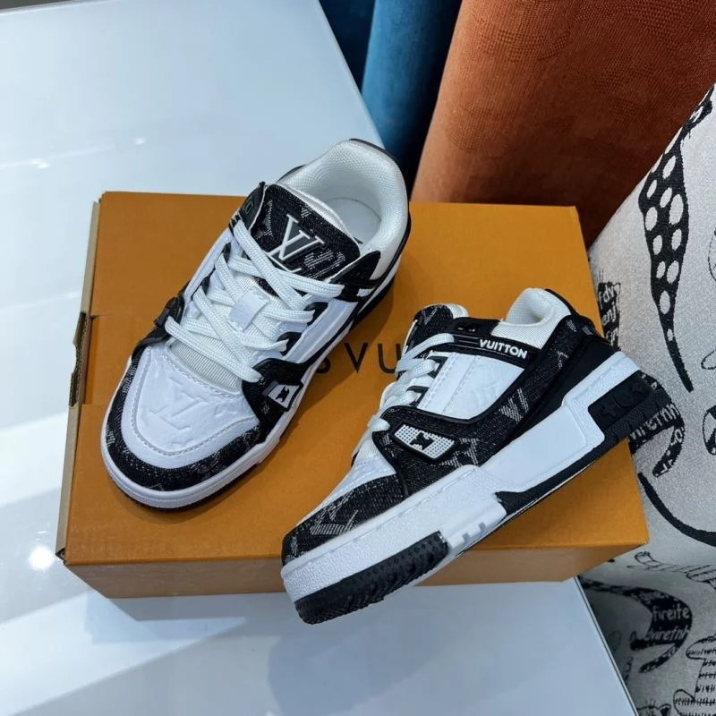 Supportive LOUIS VUITTON SHOES 29504