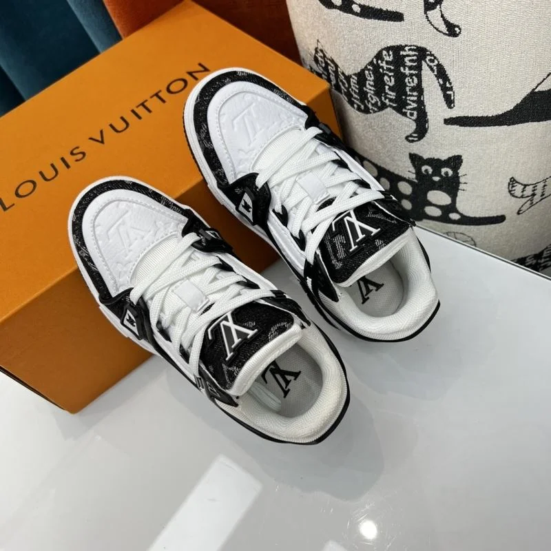 Supportive LOUIS VUITTON SHOES 29504
