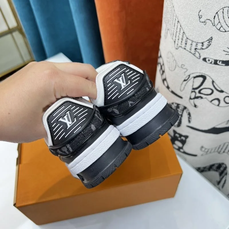 Supportive LOUIS VUITTON SHOES 29504