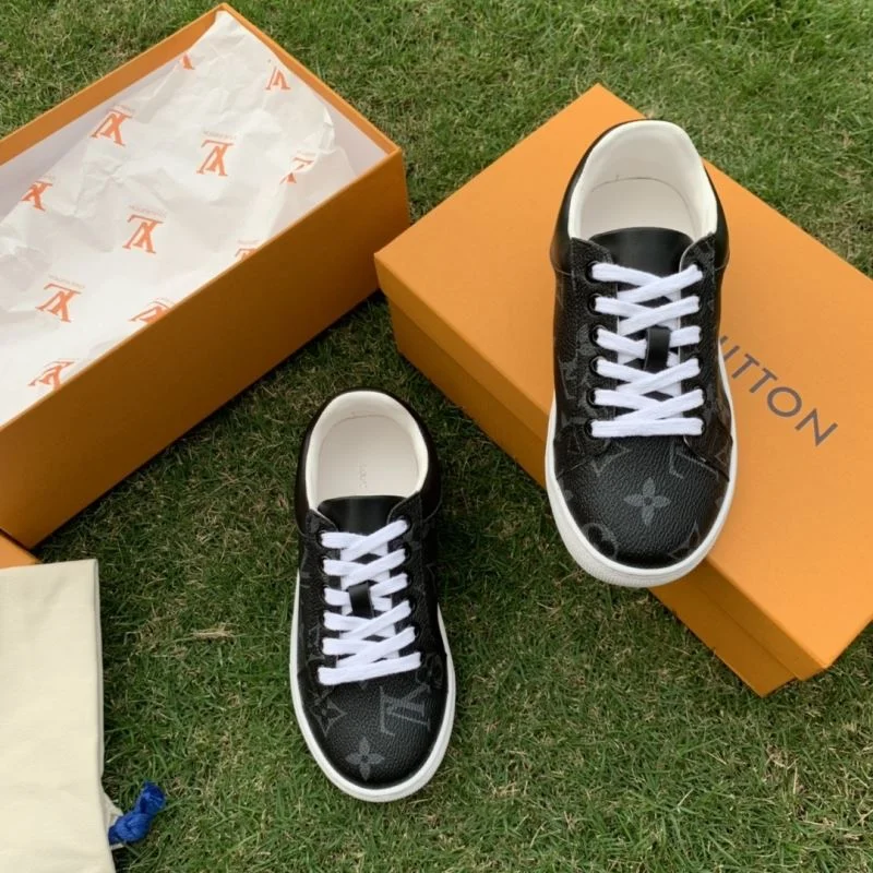 Lightweight LOUIS VUITTON SHOES 29499