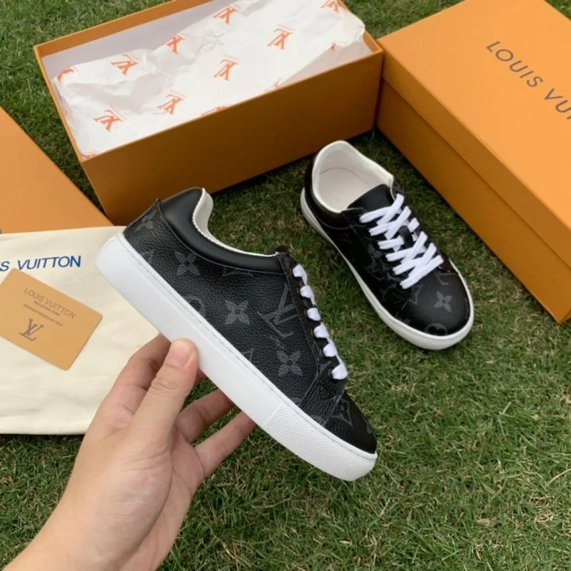 Lightweight LOUIS VUITTON SHOES 29499