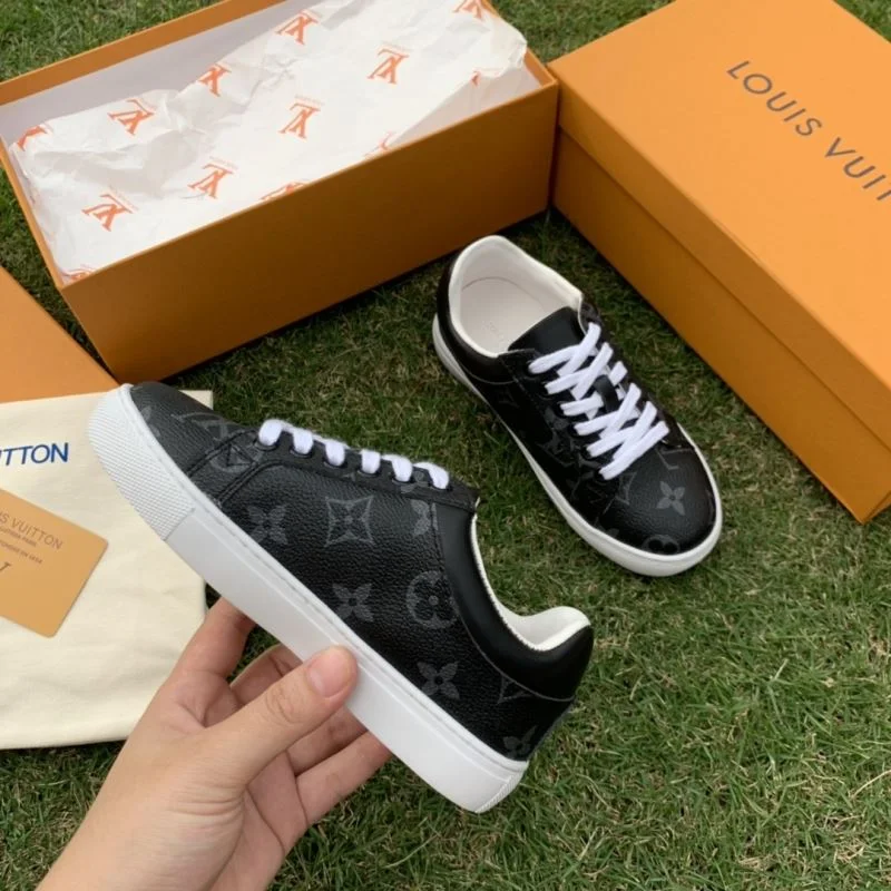 Lightweight LOUIS VUITTON SHOES 29499