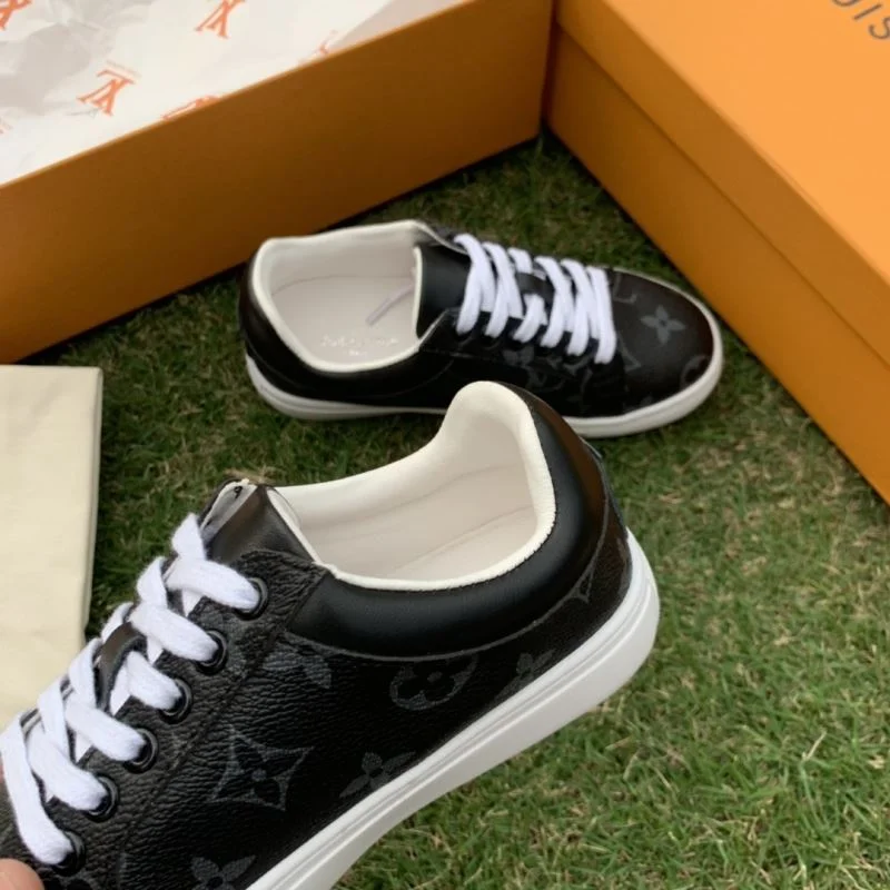 Lightweight LOUIS VUITTON SHOES 29499