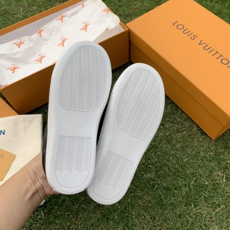Lightweight LOUIS VUITTON SHOES 29499
