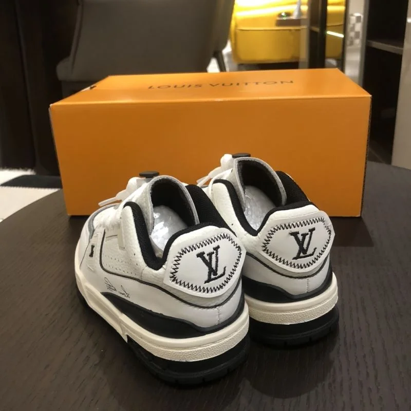 Tailored LOUIS VUITTON SHOES 29500