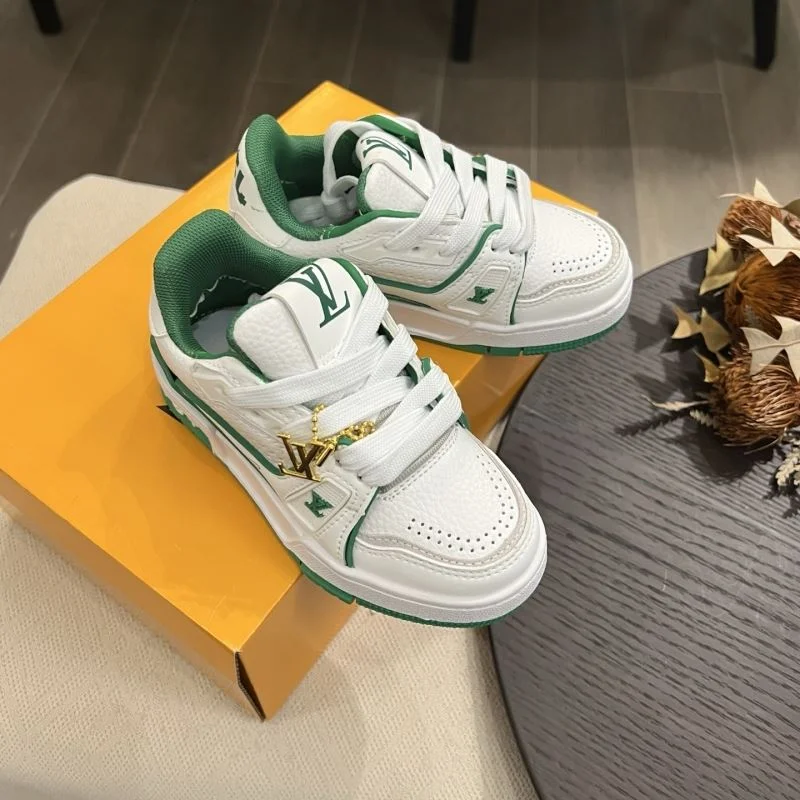 Minimalist LOUIS VUITTON SHOES 29497