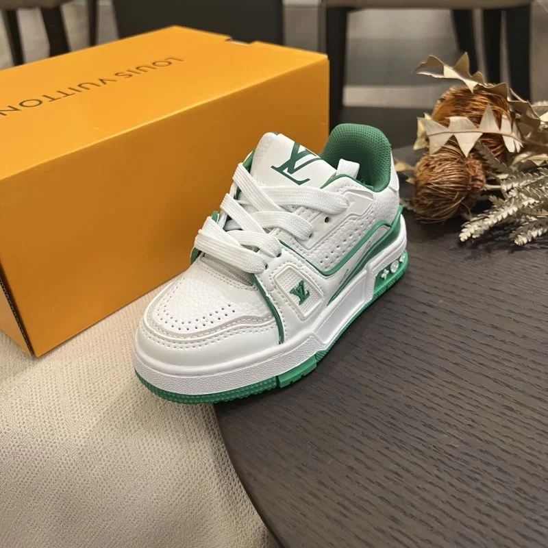 Minimalist LOUIS VUITTON SHOES 29497