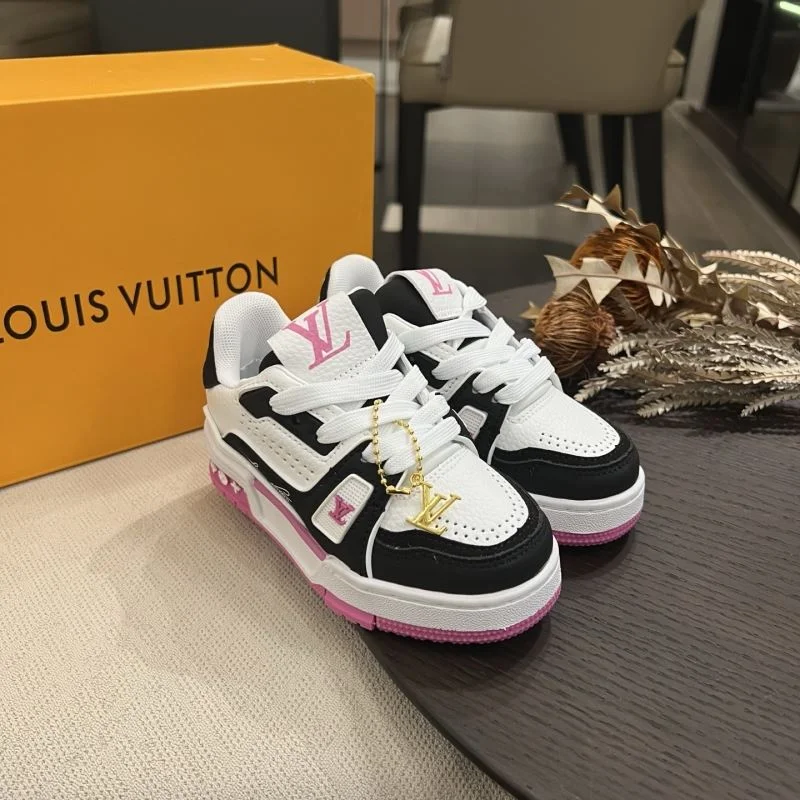 Bold LOUIS VUITTON SHOES 29491