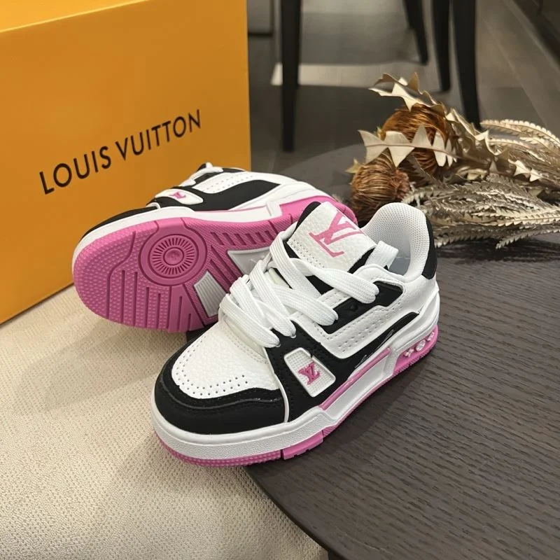 Bold LOUIS VUITTON SHOES 29491