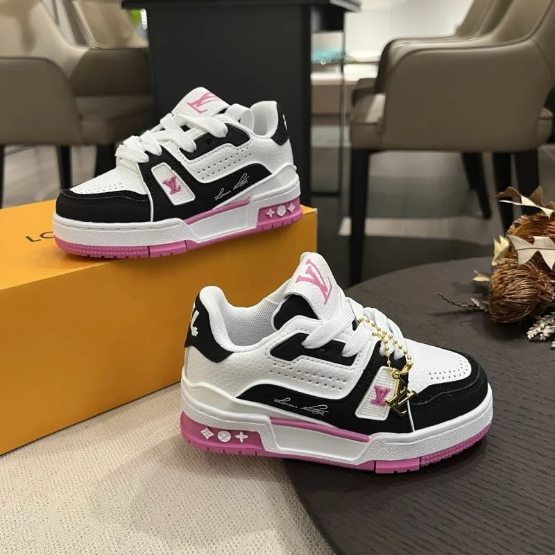 Bold LOUIS VUITTON SHOES 29491