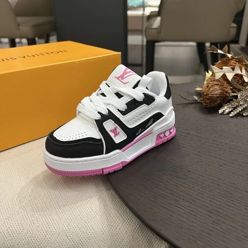 Bold LOUIS VUITTON SHOES 29491