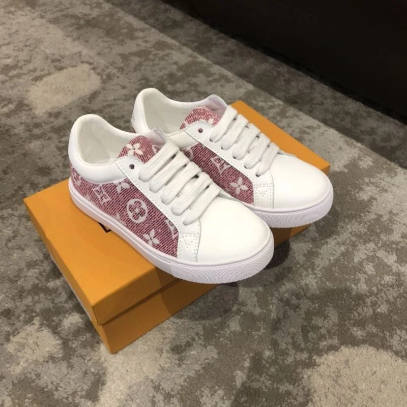 Supportive LOUIS VUITTON SHOES 30178