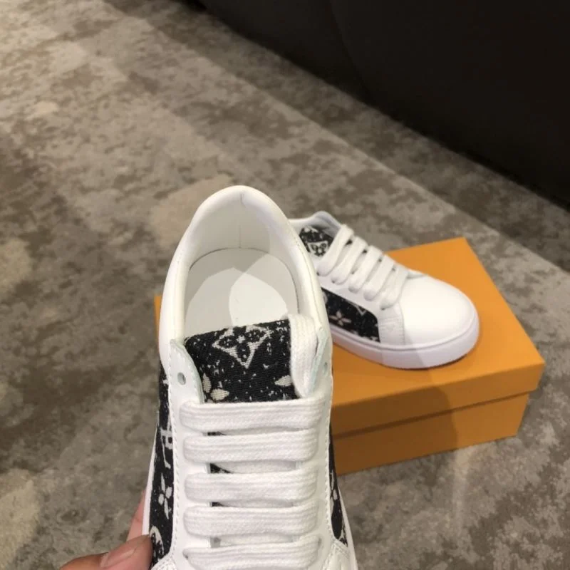Snug LOUIS VUITTON SHOES 30150