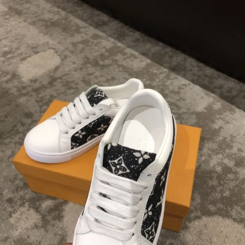 Snug LOUIS VUITTON SHOES 30150