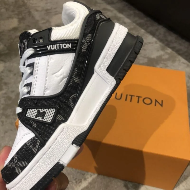 TimelessDesign LOUIS VUITTON SHOES 30157