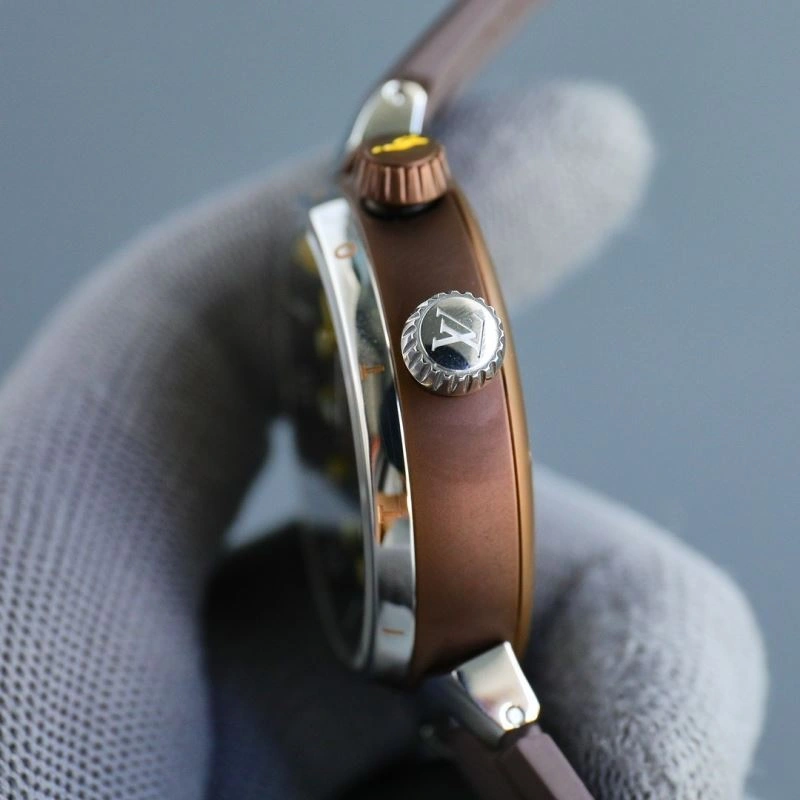 Compact LOUIS VUITTON Watches 189975