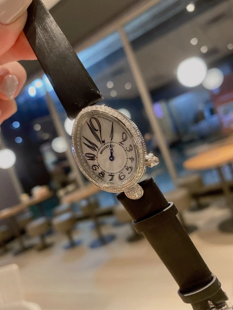 LOUIS VUITTON Watches OnTrend 189970