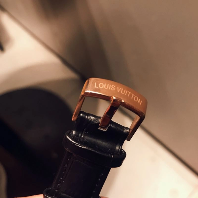 LOUIS VUITTON Watches Breathable 189964