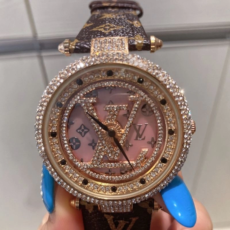 Snug LOUIS VUITTON Watches 189957