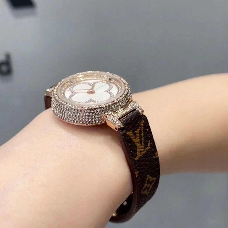 LOUIS VUITTON Watches Versatile 189920