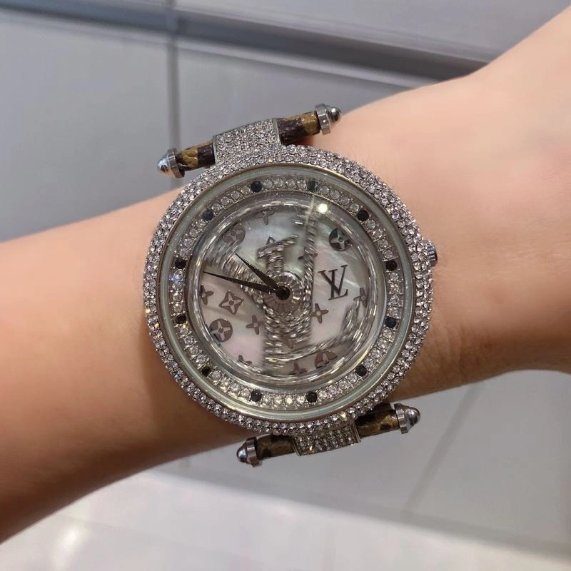 LOUIS VUITTON Watches Unique 189936