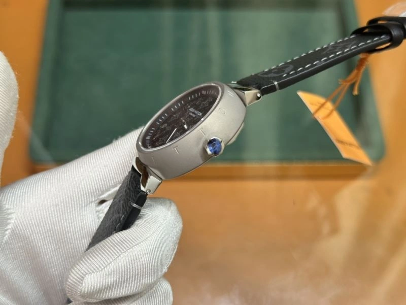 RelaxedFit LOUIS VUITTON Watches 189913