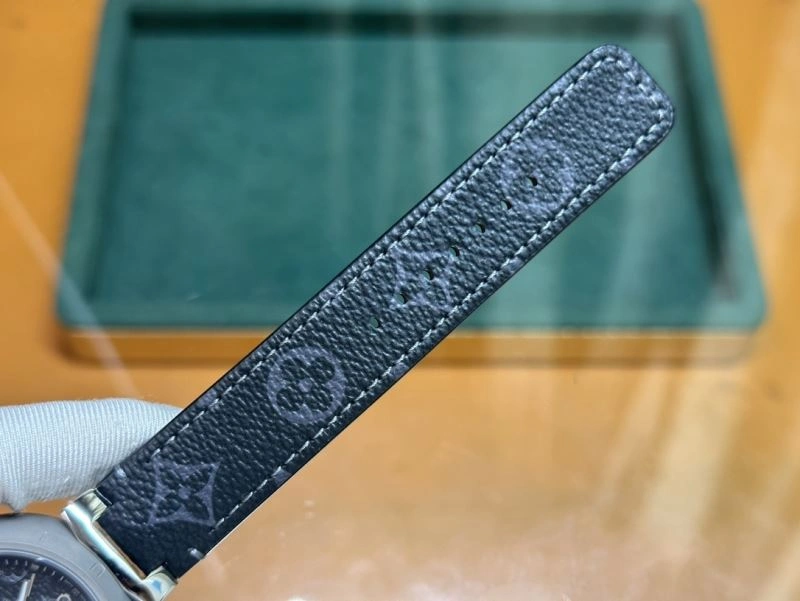 RelaxedFit LOUIS VUITTON Watches 189913