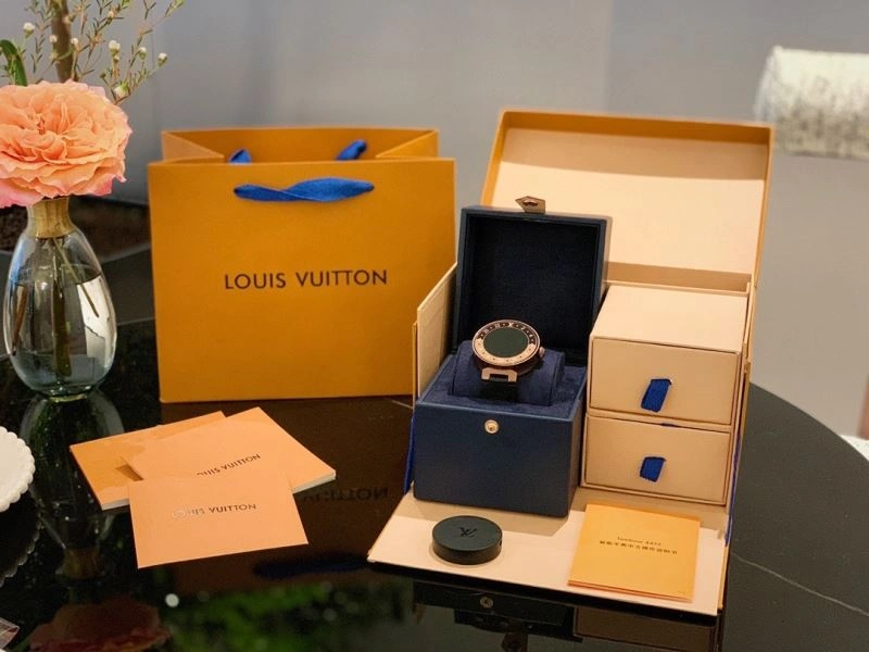 LOUIS VUITTON Watches RelaxedFit 189909
