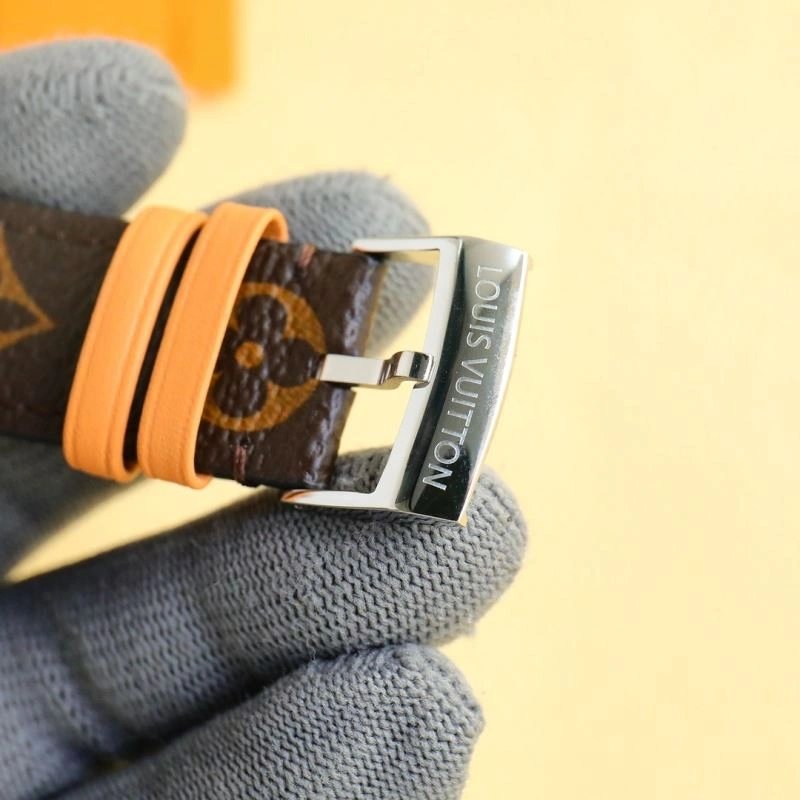 Vibrant LOUIS VUITTON Watches 189903
