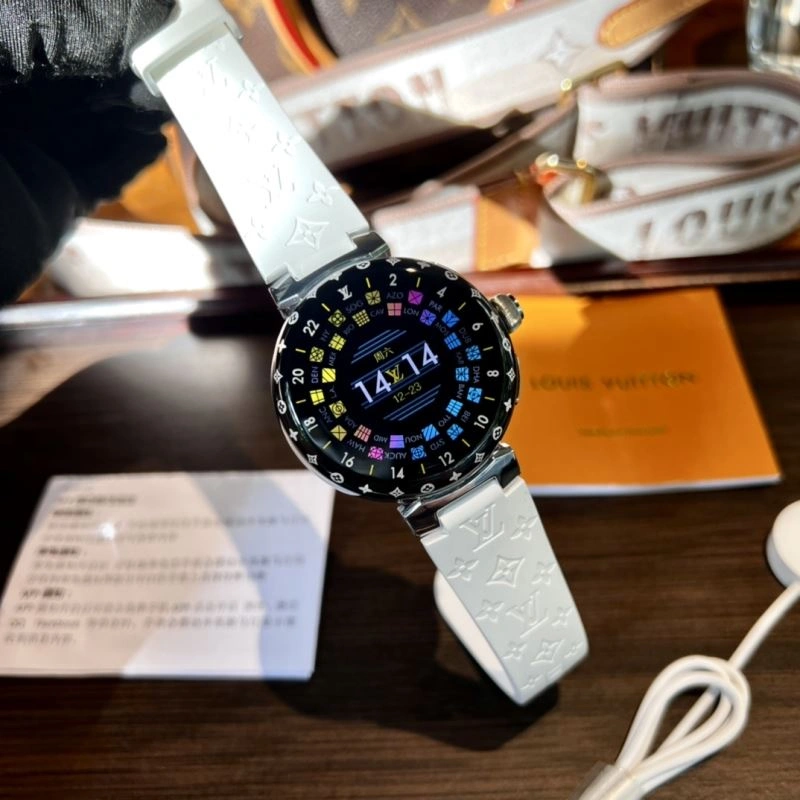 LOUIS VUITTON Watches Trendy 189885