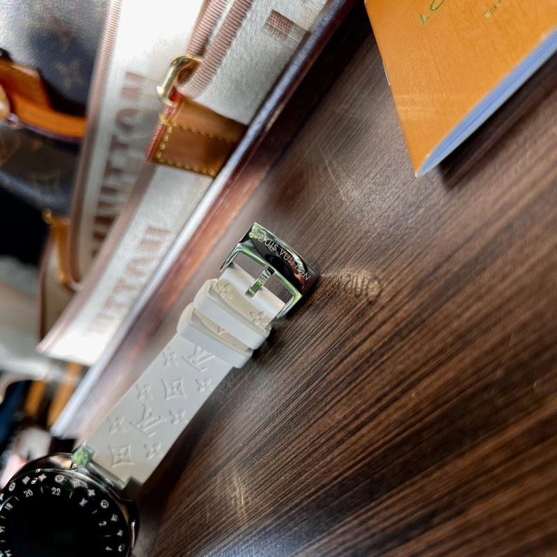 LOUIS VUITTON Watches Trendy 189885