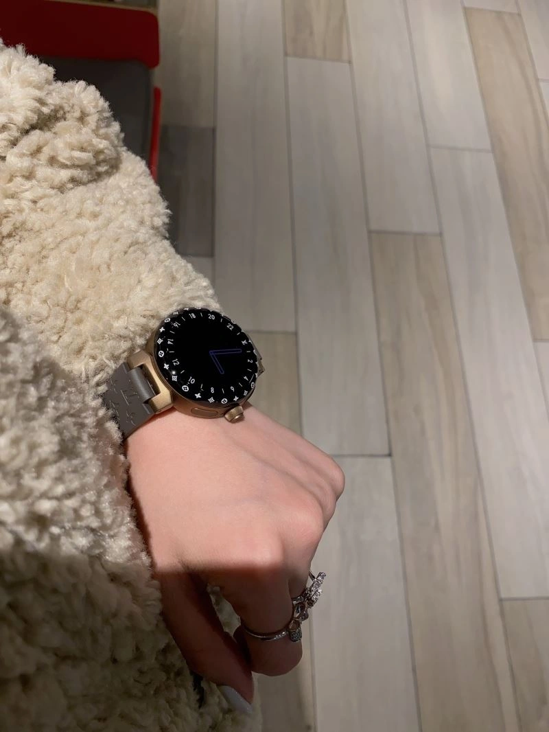 WaterResistant LOUIS VUITTON Watches 189879