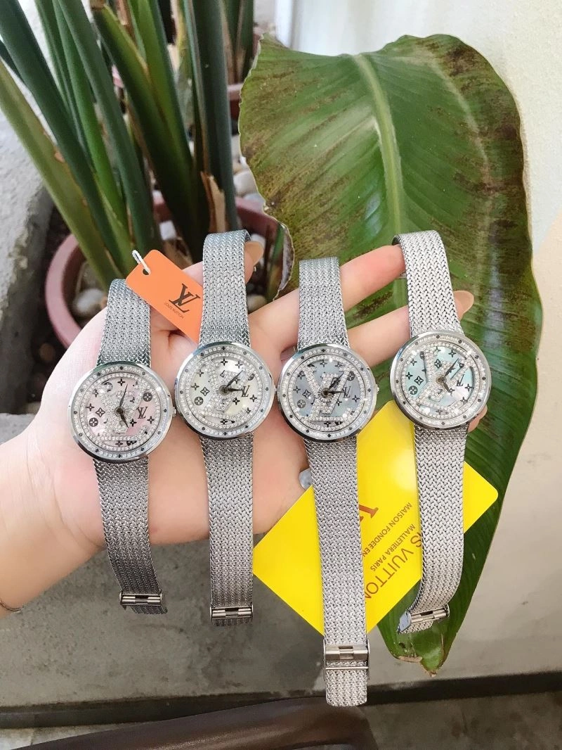 LOUIS VUITTON Watches UrbanChic 189880