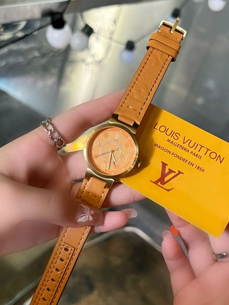 LOUIS VUITTON Watches Trendy 189845