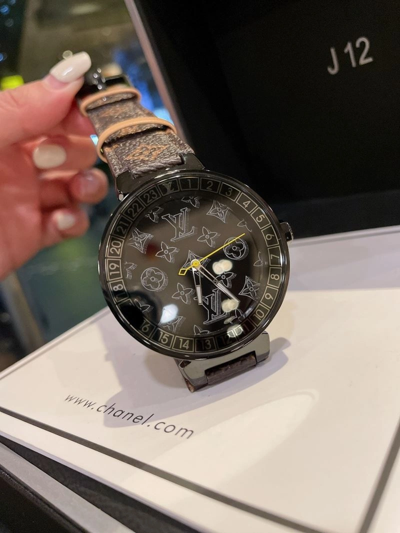LOUIS VUITTON Watches ModernLook 189834