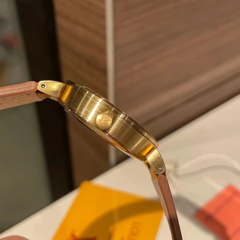 Cozy LOUIS VUITTON Watches 189846
