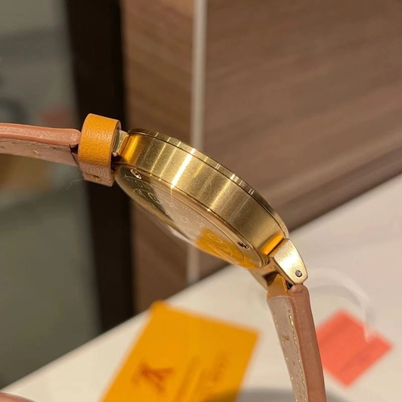 Cozy LOUIS VUITTON Watches 189846