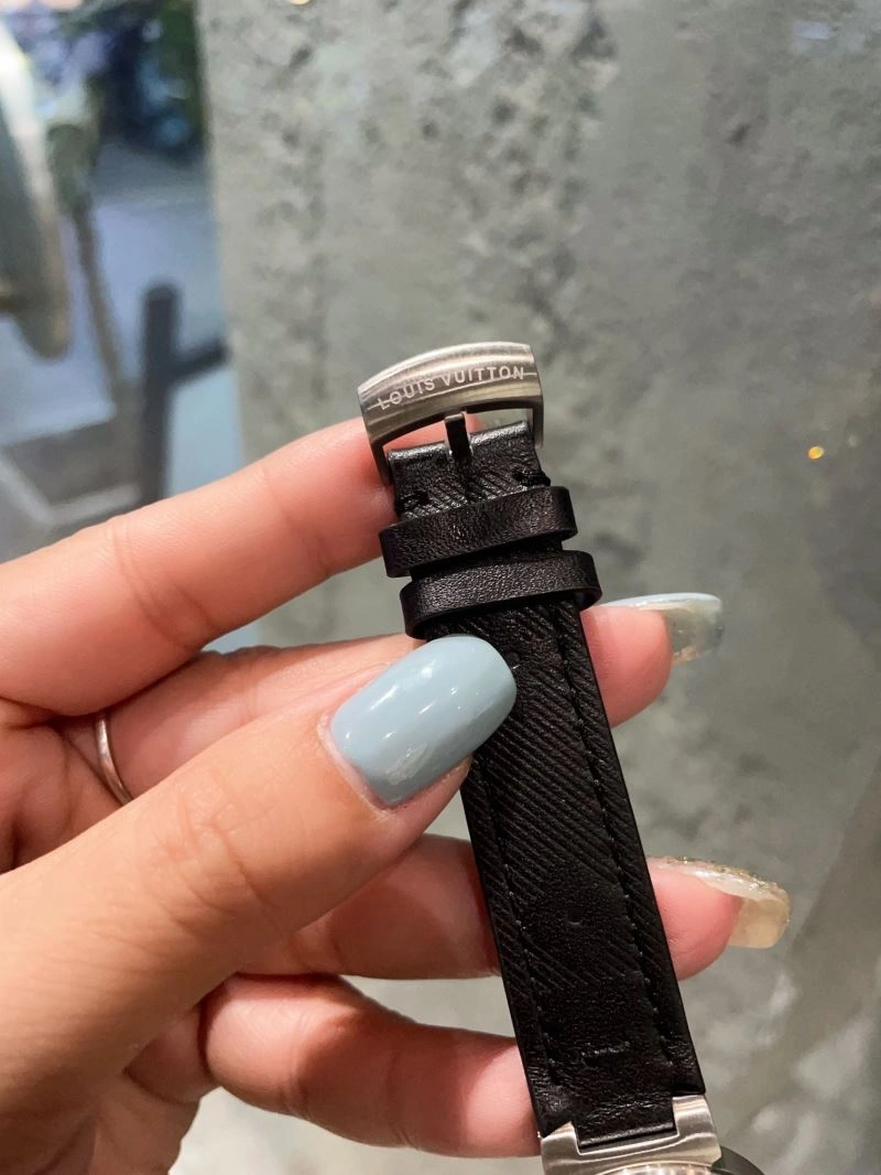 LOUIS VUITTON Watches Lightweight 189841