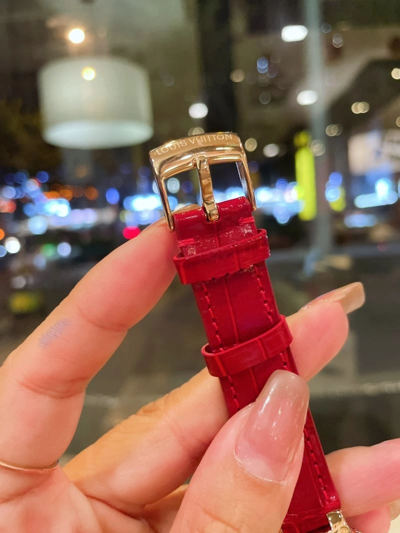 ComfortFit LOUIS VUITTON Watches 189871