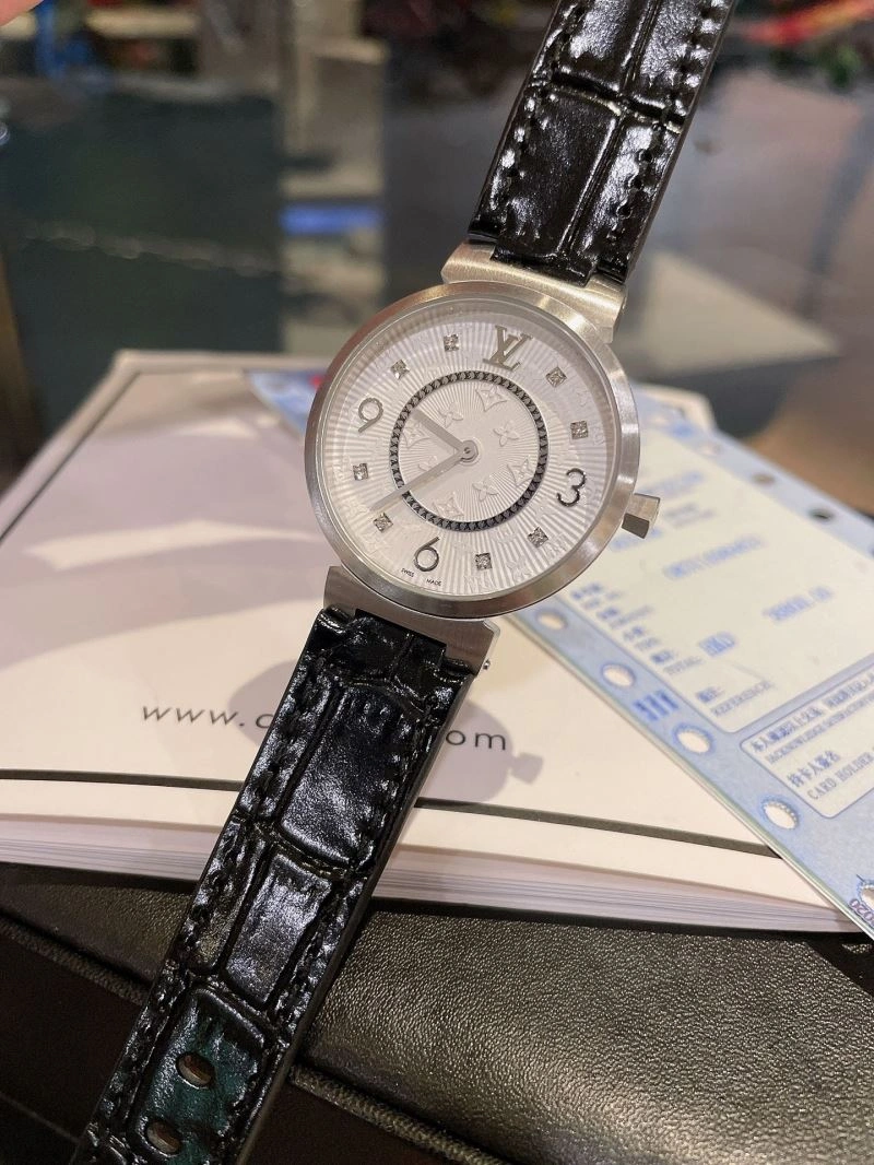 EasyMatch LOUIS VUITTON Watches 189861
