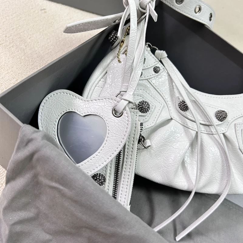 SmoothTexture Le Cagole Half-Moon Dumpling Motorcycle Bag - Diamond Buckle White 78830