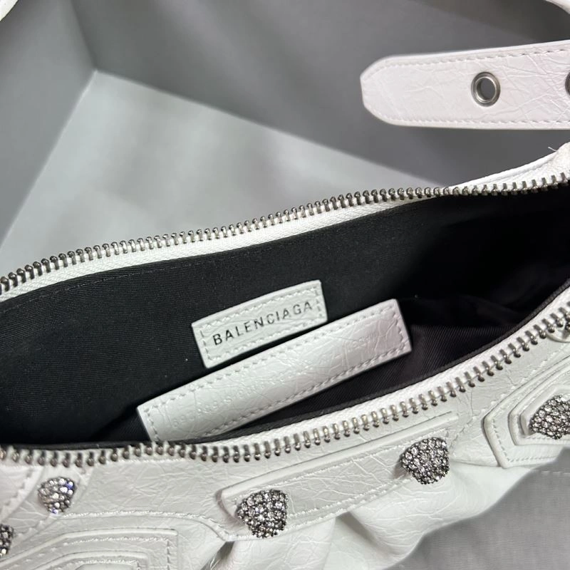 SmoothTexture Le Cagole Half-Moon Dumpling Motorcycle Bag - Diamond Buckle White 78830