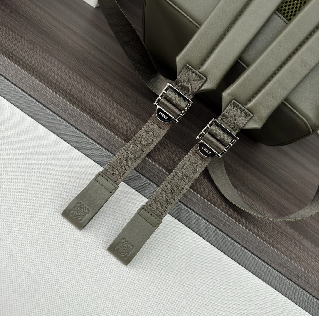 Unisex Loewe Backpacks 72193